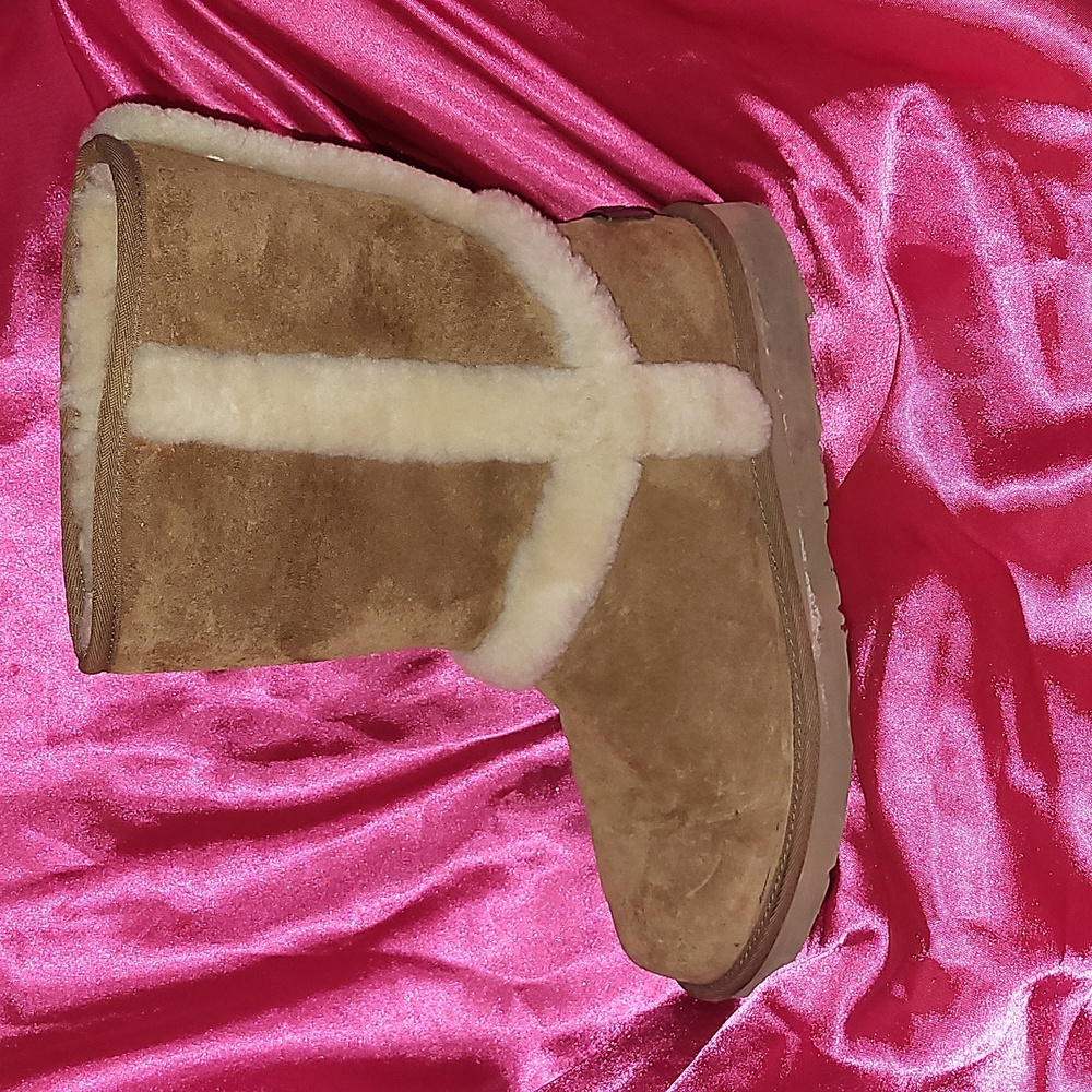 UGG BOOTS - CHESTNUT WITH FUR
